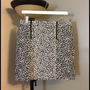 leopard skirt with black double zipper detail