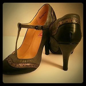 Heeled T-Strap Sophisticated Mary Jane