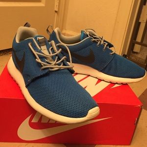Nike Rosherun Blue Size 10.5
