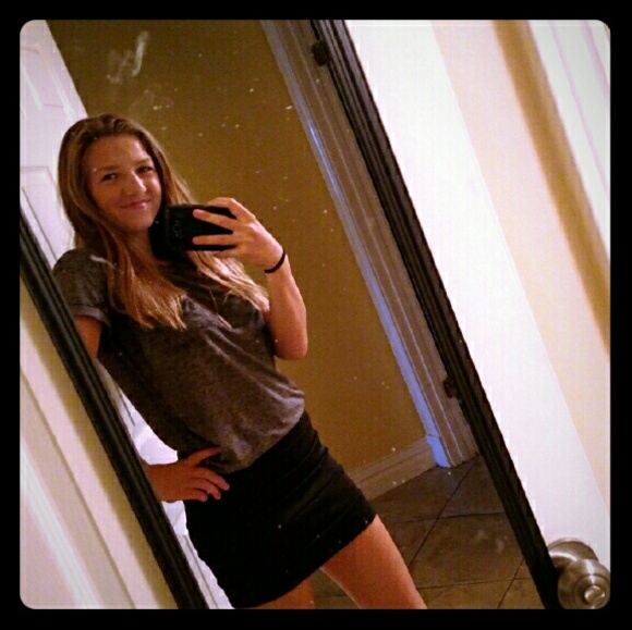 Meet your posher. - Picture 1 of 1