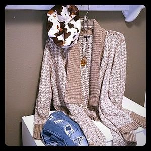 APT 9 ON TREND SWEATER.