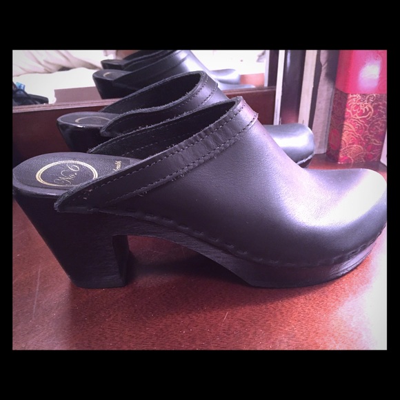 No. 6 black leather clogs
