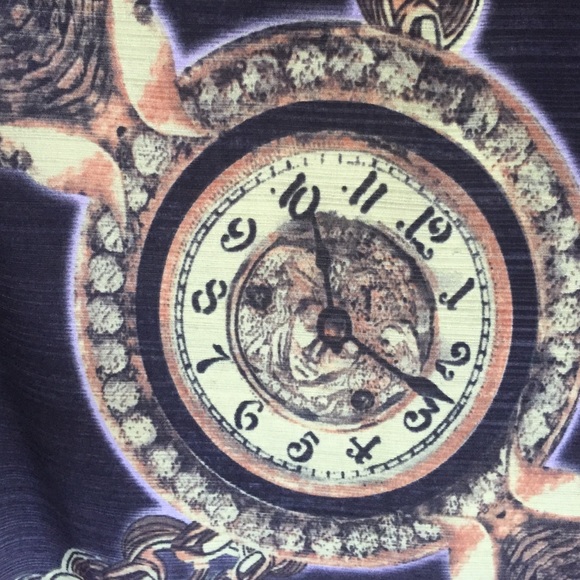 Beautiful Top - Picture 3 of 3