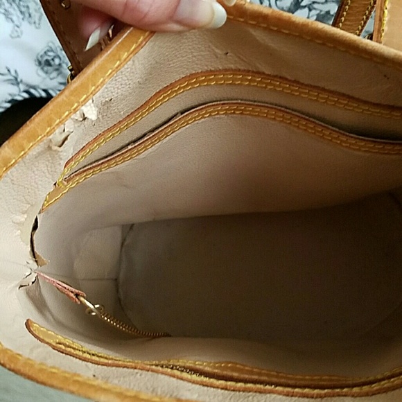 SOLD Authentic Louis vuitton small bucket bag - Picture 3 of 4