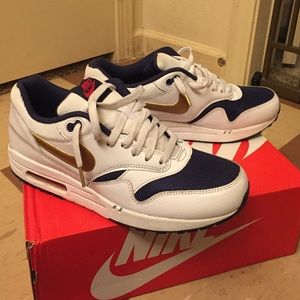 Nike Air Max 1 Essential Olympic Pack size 10.5