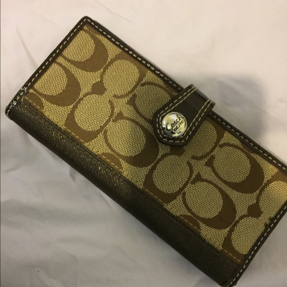 Authentic Coach Snap Wallet