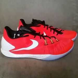 NIKE Hyperchase Shoes