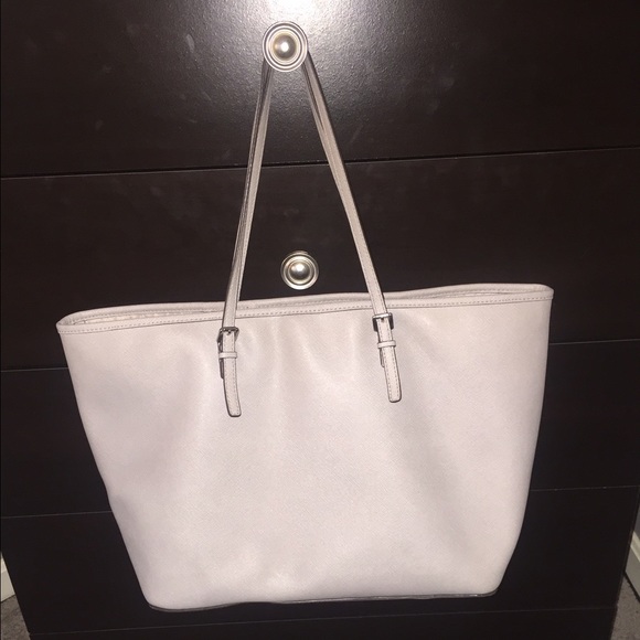 •SOLD!• Michael Kors Tote Bag - Picture 2 of 4