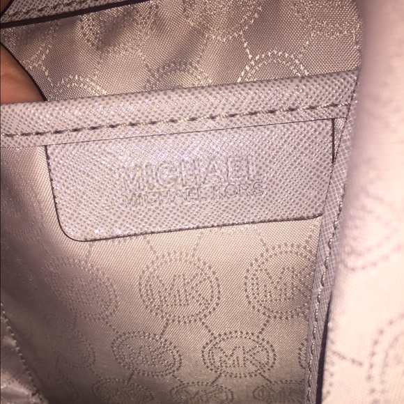 •SOLD!• Michael Kors Tote Bag - Picture 3 of 4