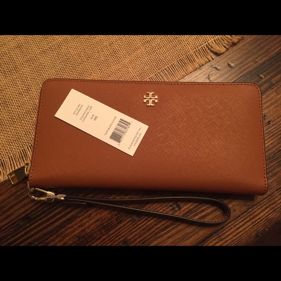 Brand New w/ tags Tory Burch Clutch