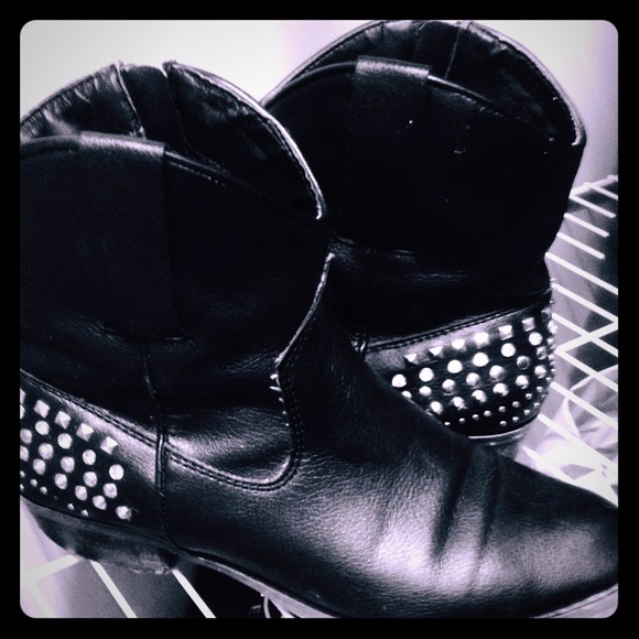 STUDDED SEXY AND IN STYLE