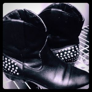 STUDDED SEXY AND IN STYLE