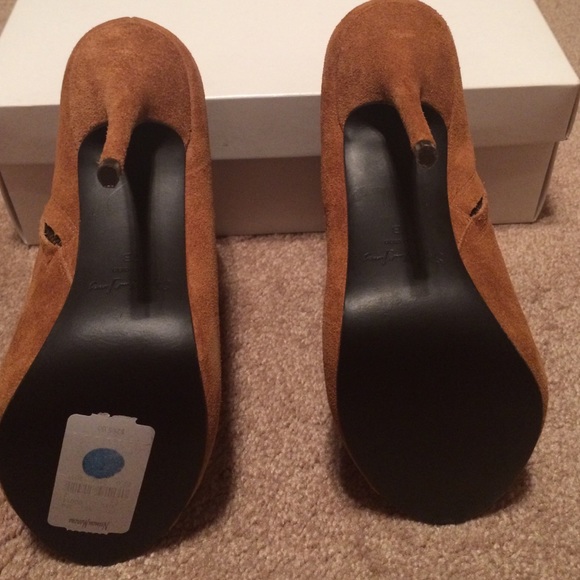 Elizabeth and James suede peep toe bootie heel - Picture 4 of 4