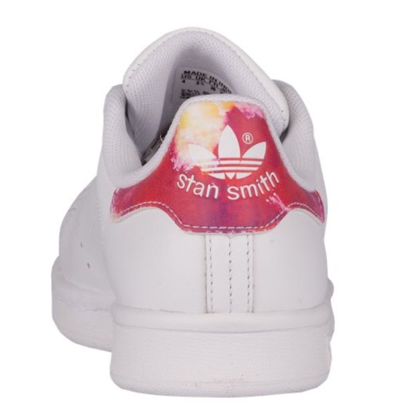 Adidas Stan Smith Sneaker- White & Pink.