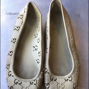 Gucci rubber flats