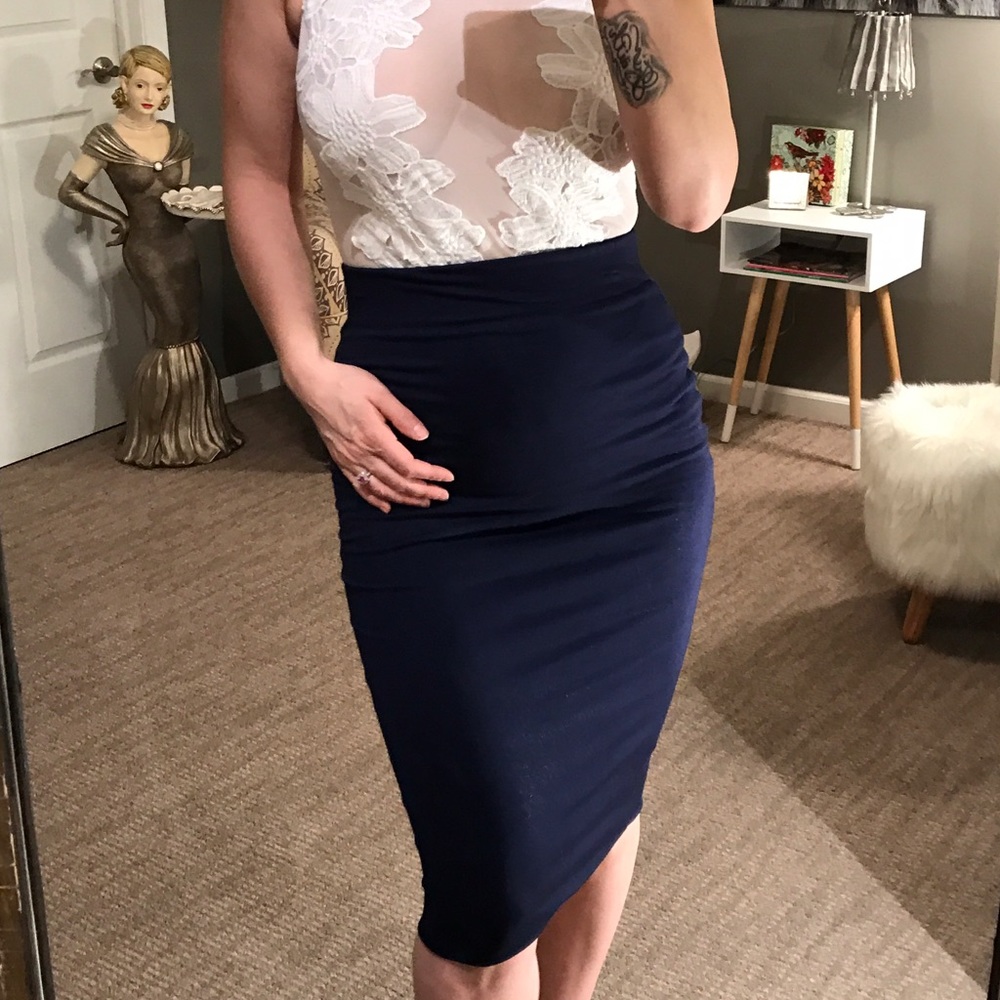 | LAST 2 | Midi Skirt • navy