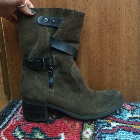 Guess olive boots