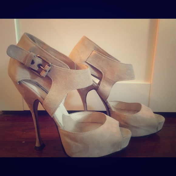 Brian Atwood platform beige suede pump