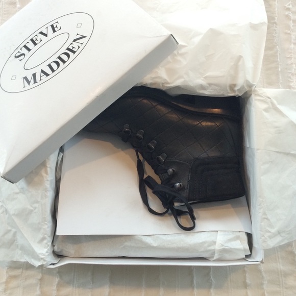 Steve Madden 'Donella' bootie - Picture 4 of 4
