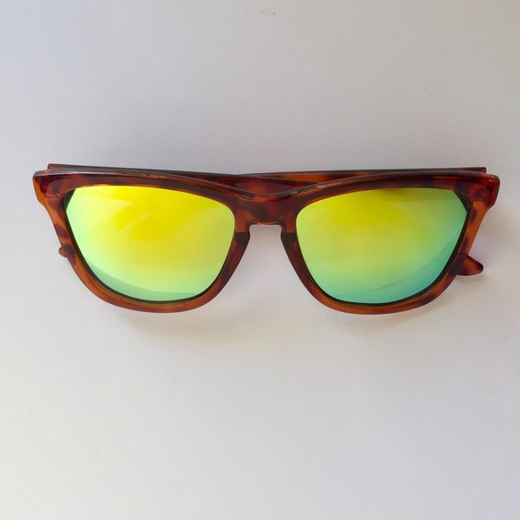 Hawkers mirrored polarized fun sunglasses