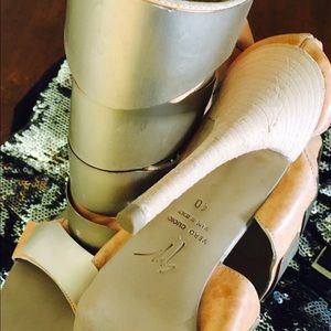 Giuseppe Zanotti, Gold anklets