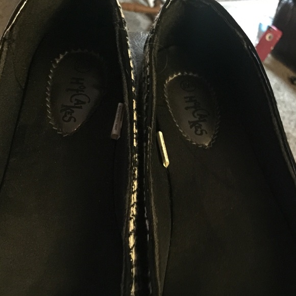 Hardly worn, in excellent shape! Checkered flats! - Picture 2 of 3