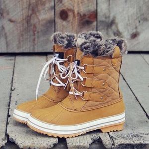 Snowy Pines Snow Boots