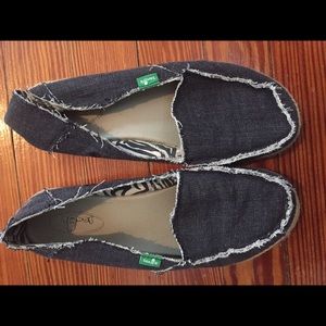 Navy Blue Brand New Never Worn Sanuks Size 8