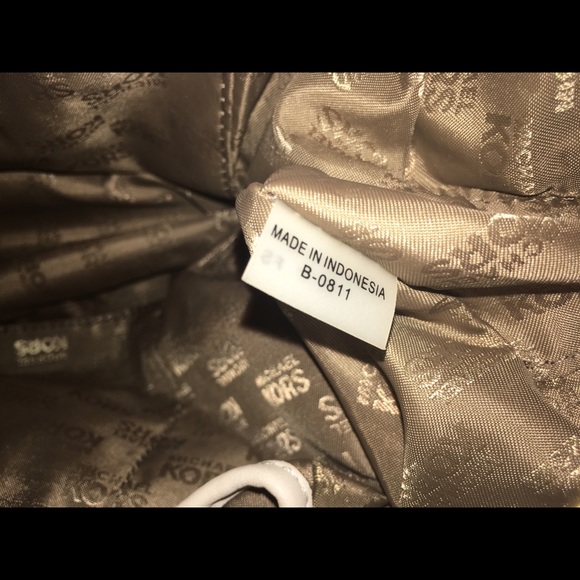 Authentic Michael Kors Shoulder Bag - Picture 3 of 4