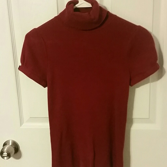 Mock turtleneck shortsleeve