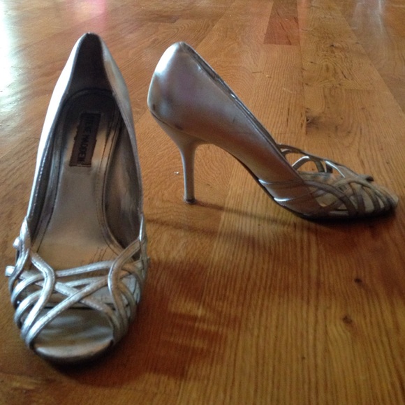 Steve Madden silver pumps 6