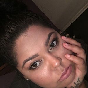 Meet your Posher, Yvette