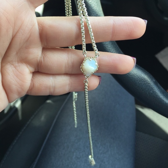 Kendra Scott necklace