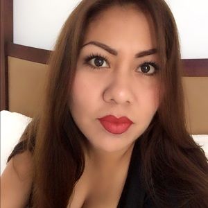 Meet your Posher, Alicia