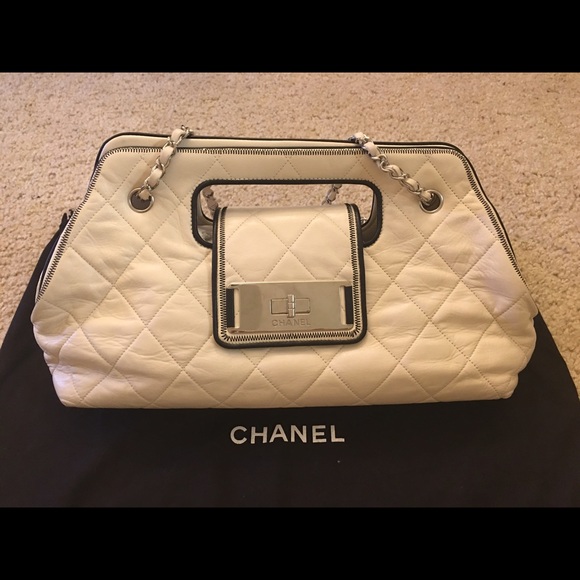 Sold!!!Authentic leather quilted east west