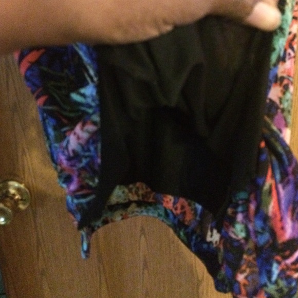 Above your knees mini dress - Picture 3 of 3