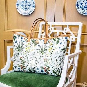 Tory Burch Kerrington Floral Print Tote 🌿