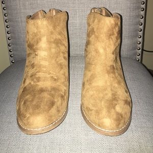 Suede ankle boots with mini heel