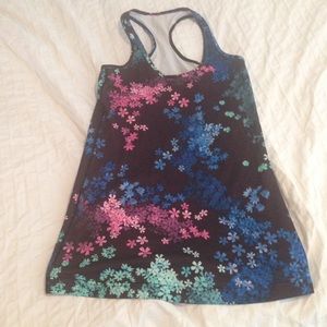 Lululemon cool racer tank size 6