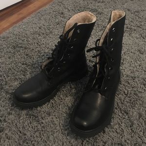 Roots black winter boots