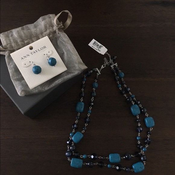 Set of earrings and necklace