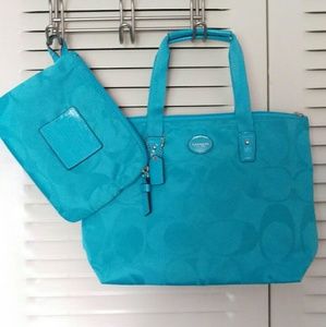 Coach Travel Bag with Matching Makeup Bag