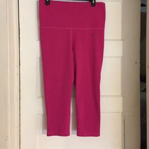 Roll-over Nike capris