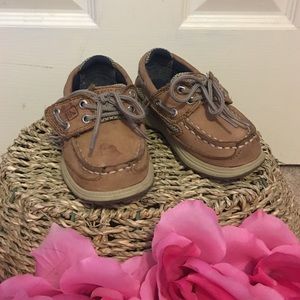 Sperry topsiders