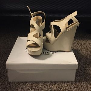 Bone color wedges