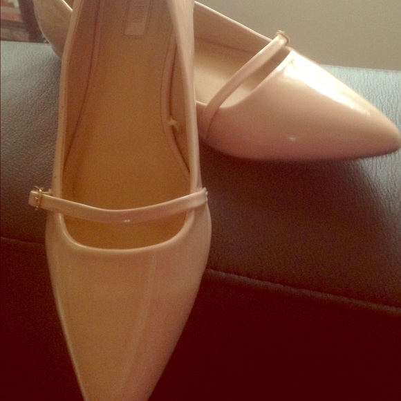 Women's shoes