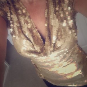 Gold sequin party 🎉 top SEXY