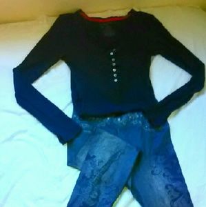 Designed leggings and a long sleeve no boundaries