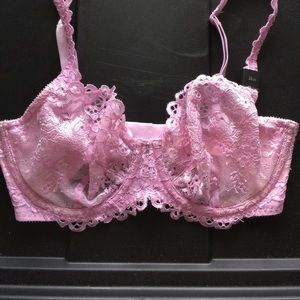 New with Tags Victoria's Secret bra size 32DD