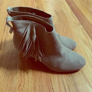 Size 10 American Eagle Booties, with fringe detail